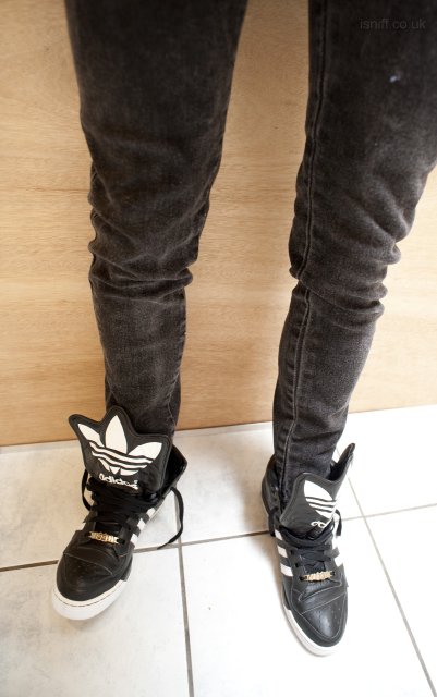 wearing_js_logo_82.jpg