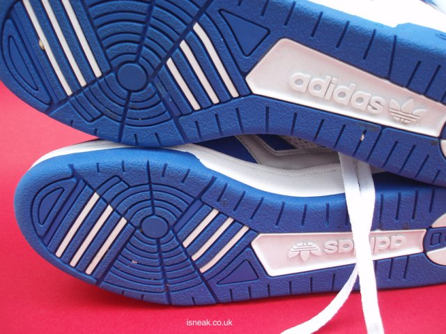 adidas_instinct40.jpg