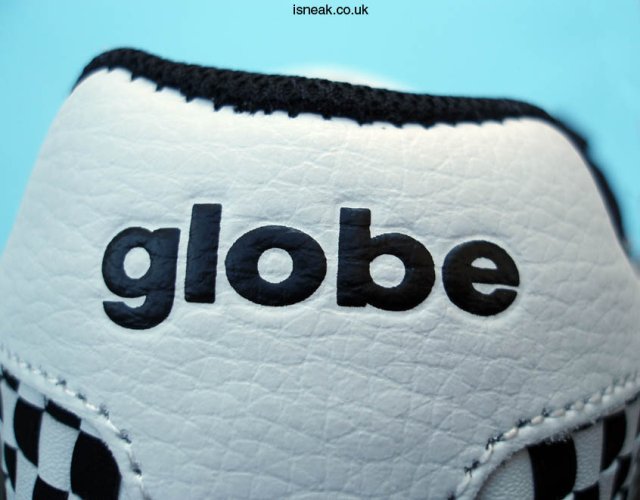 globe_focus_white_01.jpg