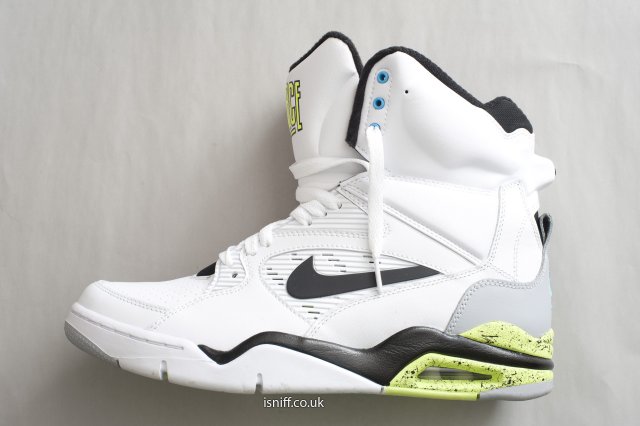 nike_command_force_00.jpg