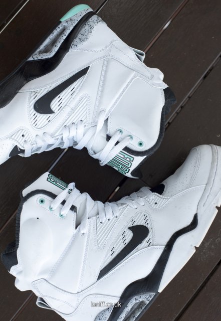 command_hyper_jade_6011.jpg