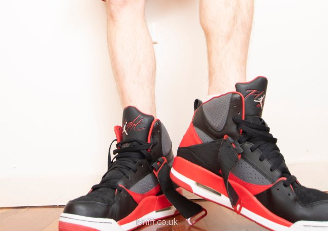 wearing_jordan_flights_45_26.jpg