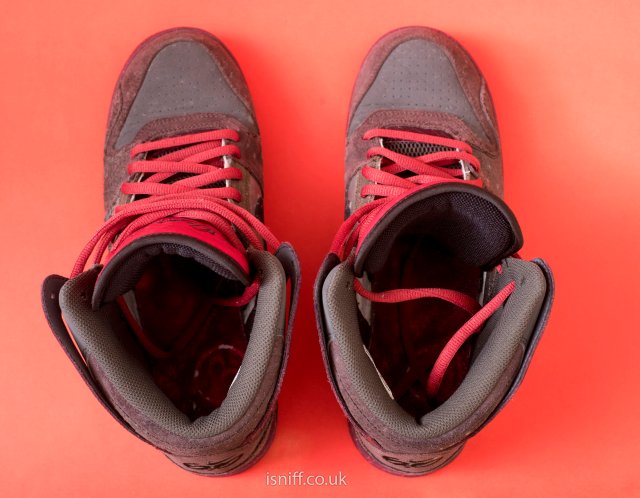 oncore_3inchesofblood_sneakers60.jpg