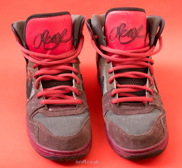 oncore_3inchesofblood_sneakers70.jpg