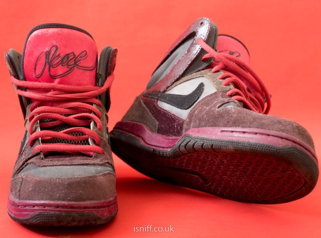 oncore_3inchesofblood_sneakers72.jpg