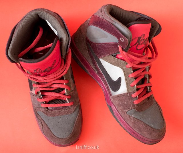 oncore_3inchesofblood_sneakers73.jpg