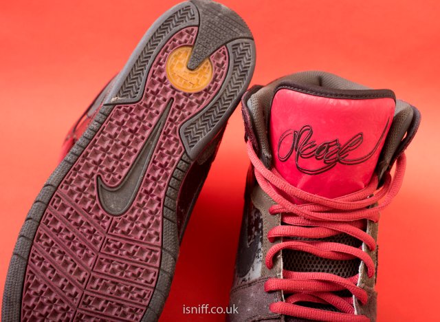 oncore_3inchesofblood_sneakers79.jpg