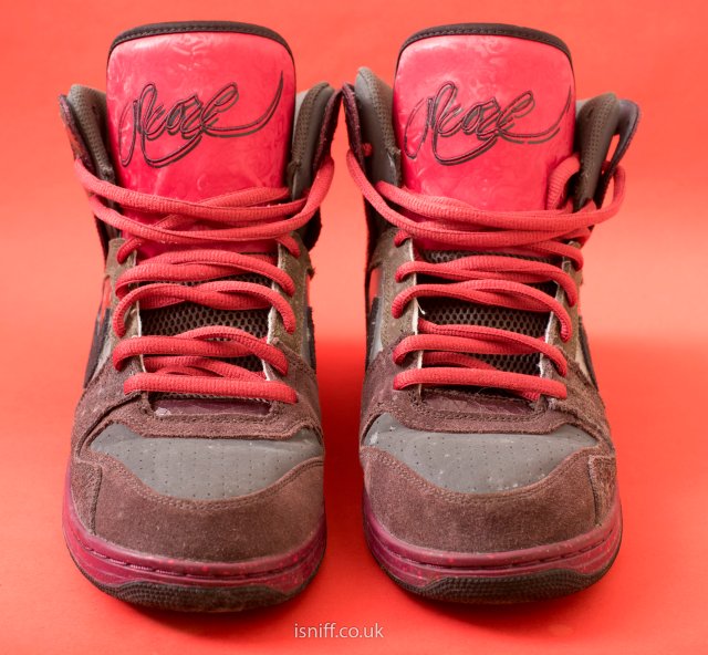 oncore_3inchesofblood_sneakers81.jpg