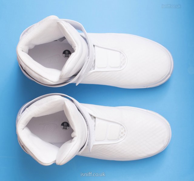 nike_swoosh_hunter40.jpg