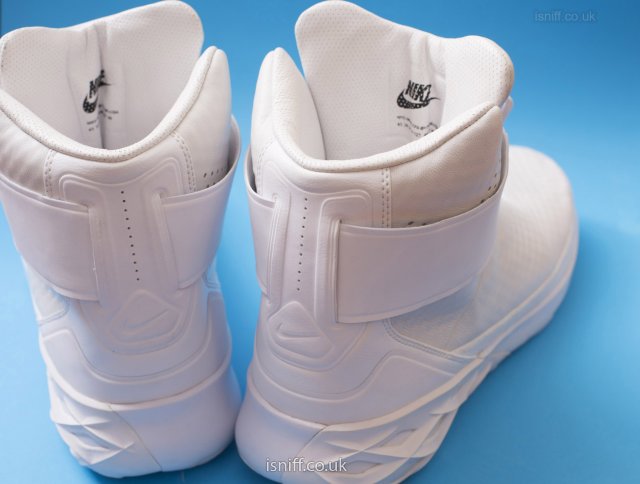 nike_swoosh_hunter51.jpg