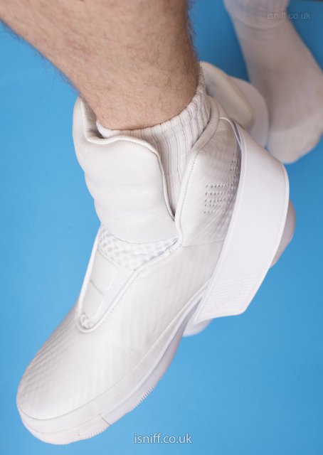 nike_swoosh_hunter64.jpg