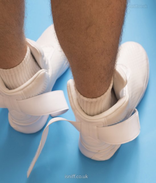 nike_swoosh_hunter69.jpg