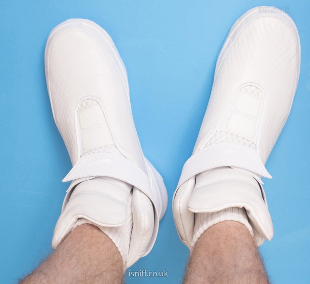nike_swoosh_hunter72.jpg