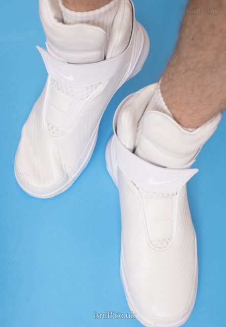 nike_swoosh_hunter75.jpg