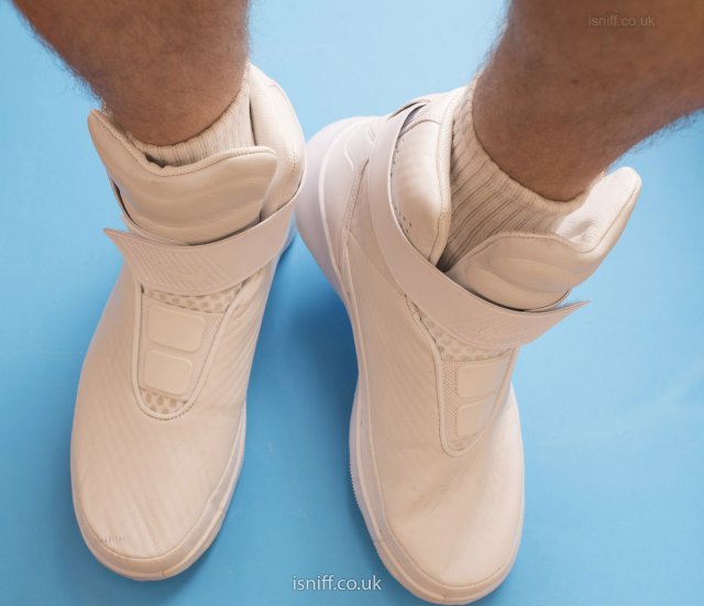 nike_swoosh_hunter84.jpg