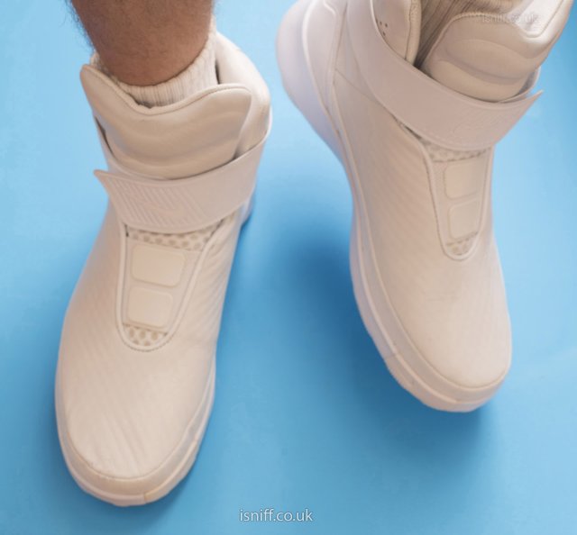 nike_swoosh_hunter92.jpg