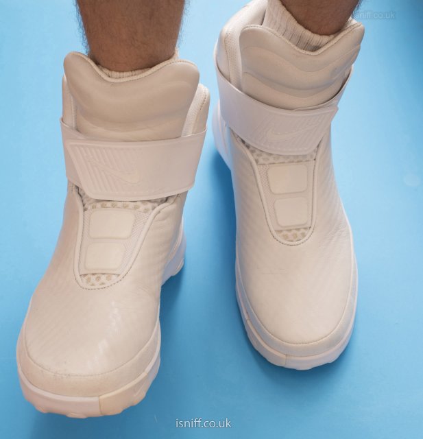 nike_swoosh_hunter93.jpg
