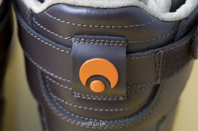 Rhyme_Sneaker_01.jpg