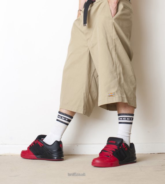 wearing_osiris_pixel_8163.jpg