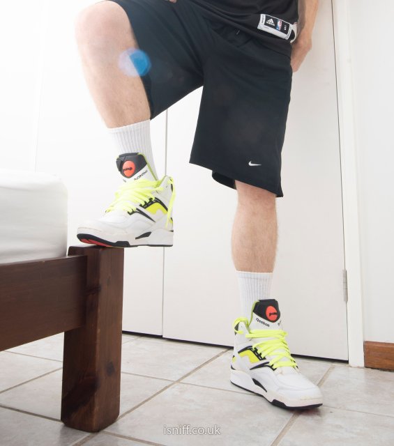 wearing_pump_twilightzone_30.jpg