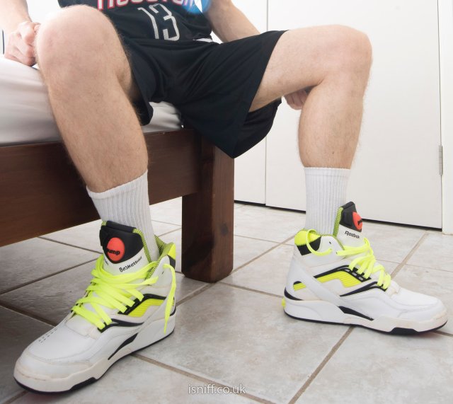 wearing_pump_twilightzone_44.jpg