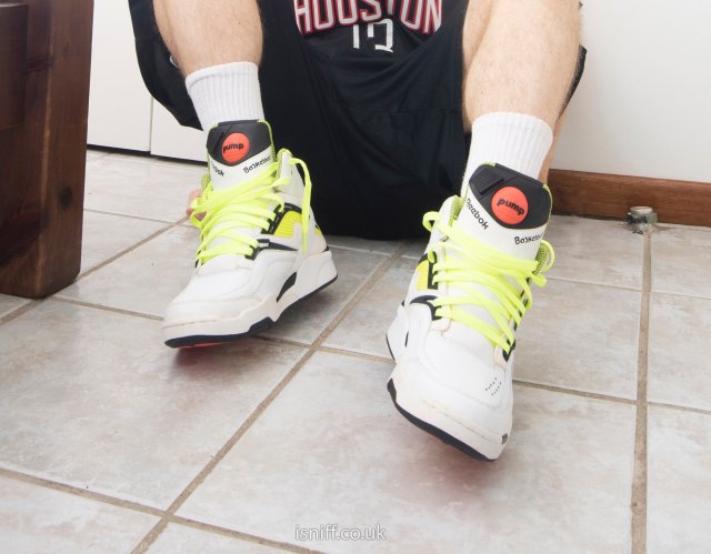 wearing_pump_twilightzone_47.jpg
