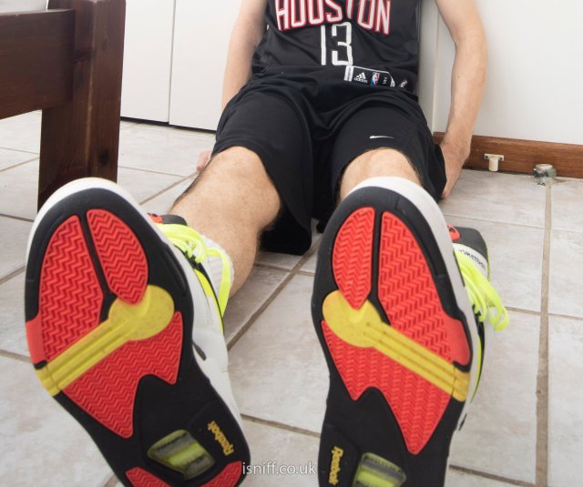 wearing_pump_twilightzone_48.jpg